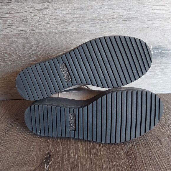 Blowfish MALIBU Boots Women's Comet Beige/Knit Tops Wedge Size 7 Lace-Up - Picture 8 of 11